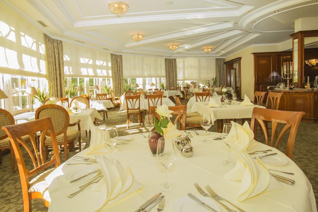 Parkhotel Idar-Oberstein Bagian luar foto
