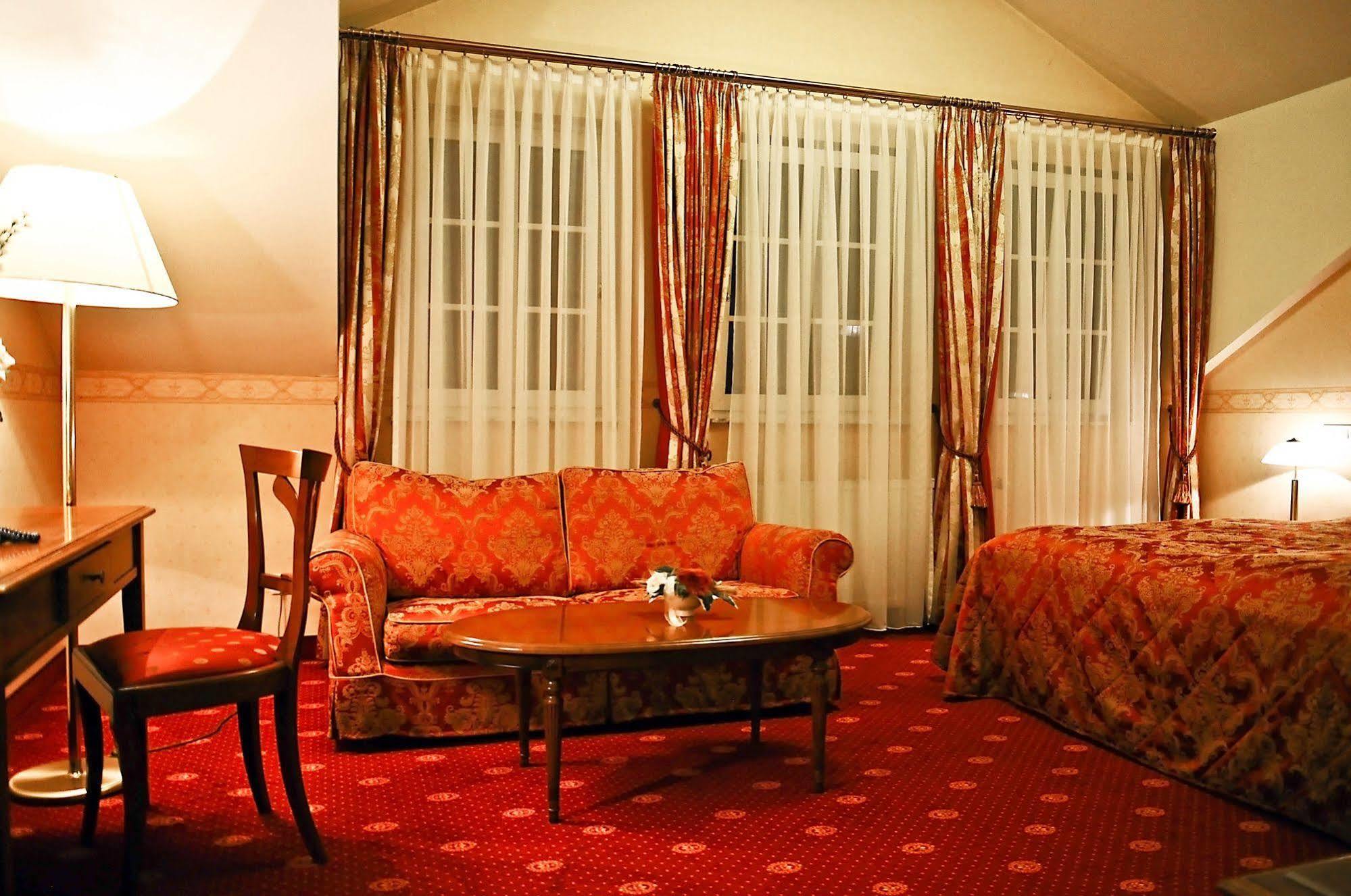 Parkhotel Idar-Oberstein Bagian luar foto